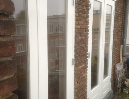 Levering en montage vier keer stolpdeuren